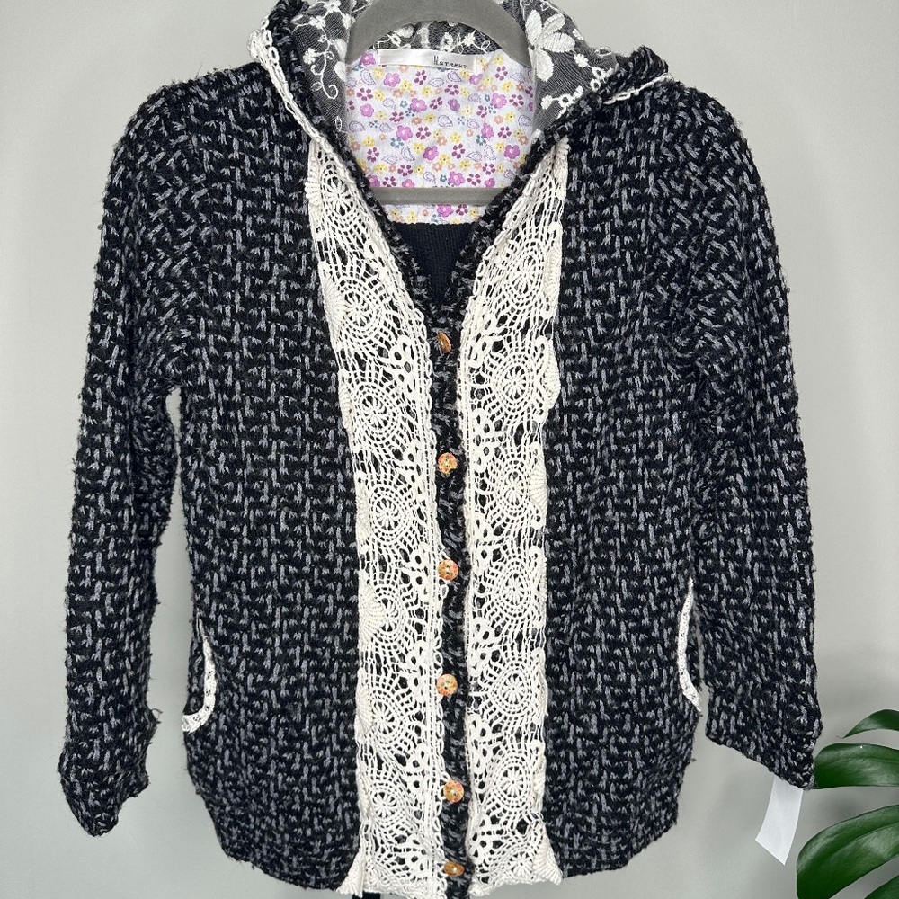 II.street Button up Lace Sweater